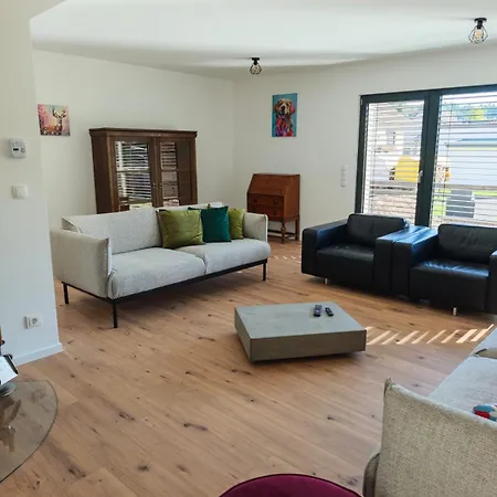 Waldoase Im Nationalpark Eifel Fuer 7 Gaeste Und Max 2 Hunde In 1a Lage Διαμέρισμα Schleiden