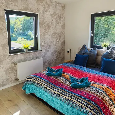 Waldoase Im Nationalpark Eifel Fuer 7 Gaeste Und Max 2 Hunde In 1a Lage